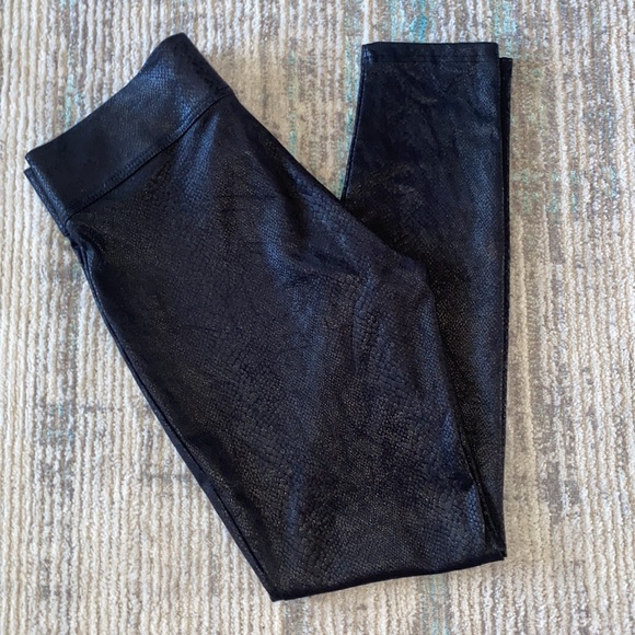 MeMoi High Waisted Morrison Snakeskin Legging - Picture 5 of 11